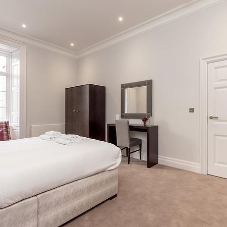 Destiny Scotland - Chisholm Hunter Suites Edinburg Exteriör bild