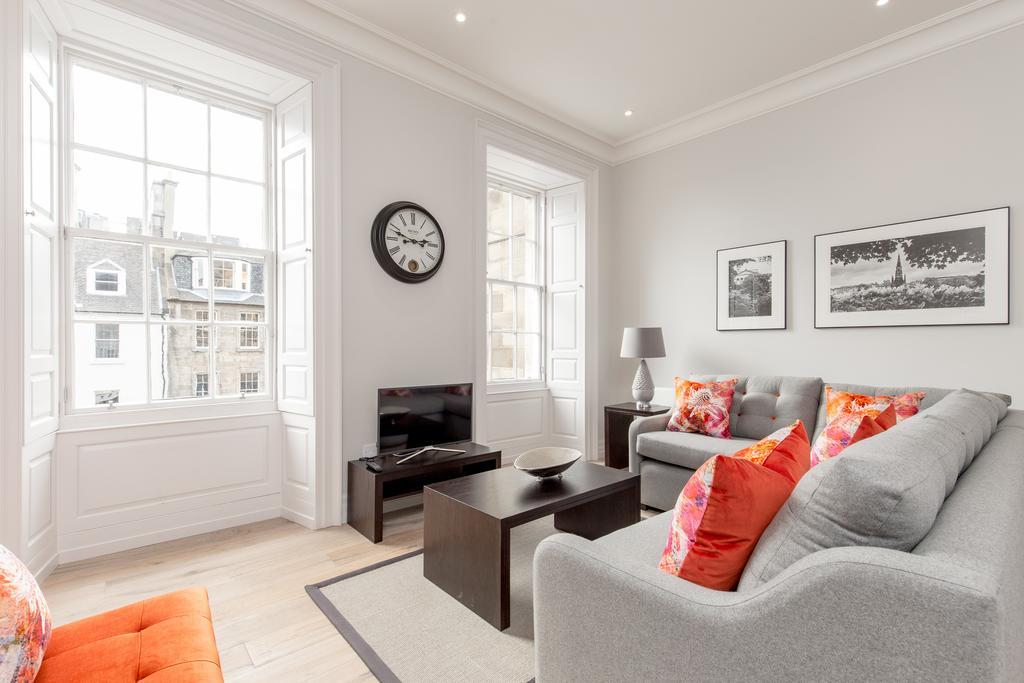 Destiny Scotland - Chisholm Hunter Suites Edinburg Exteriör bild