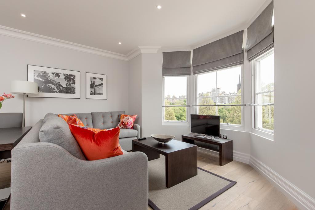 Destiny Scotland - Chisholm Hunter Suites Edinburg Exteriör bild