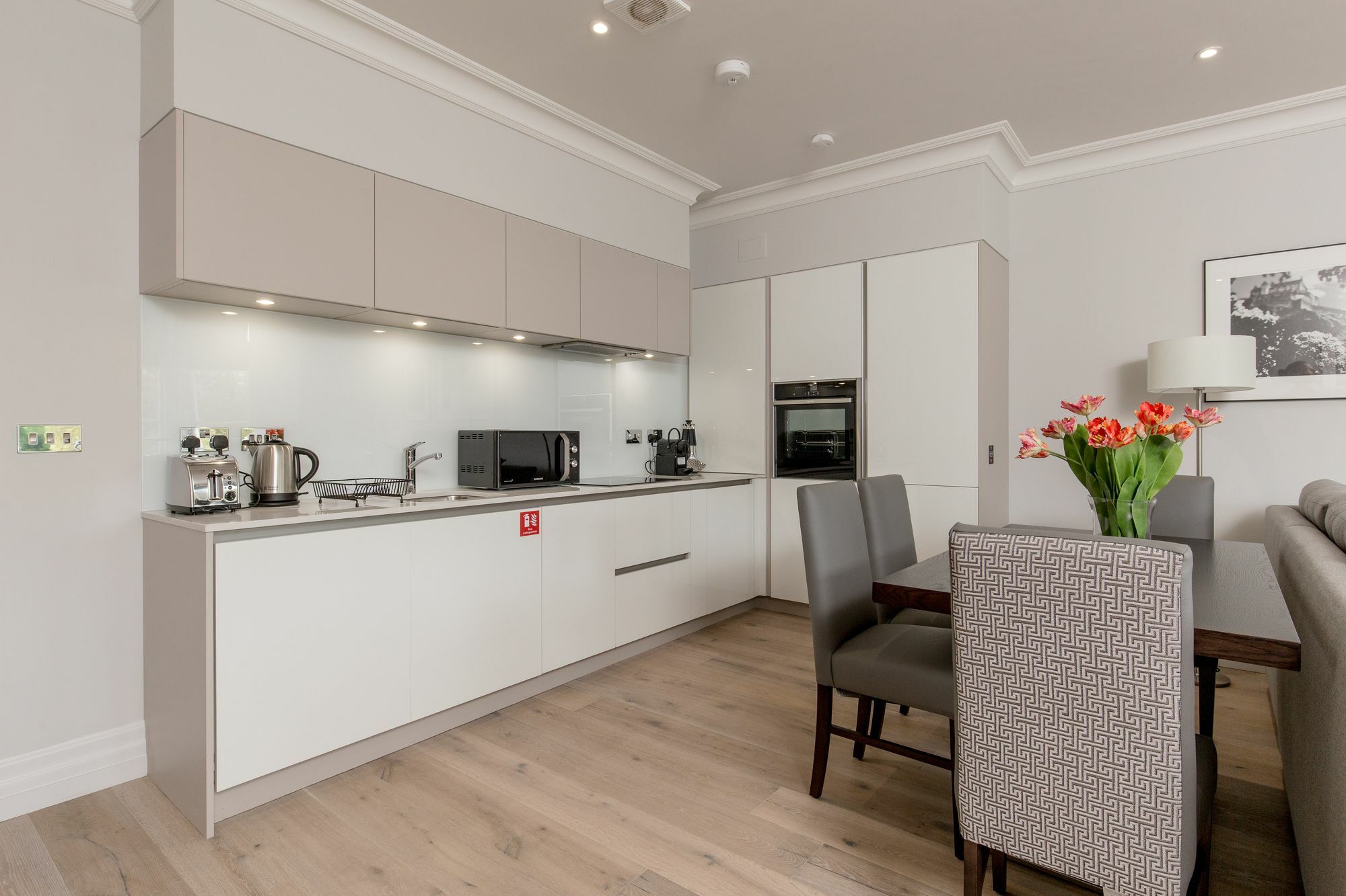 Destiny Scotland - Chisholm Hunter Suites Edinburg Exteriör bild